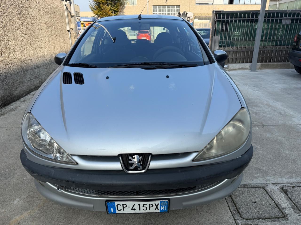 Peugeot 206 1.1 benzina clima neopatentati