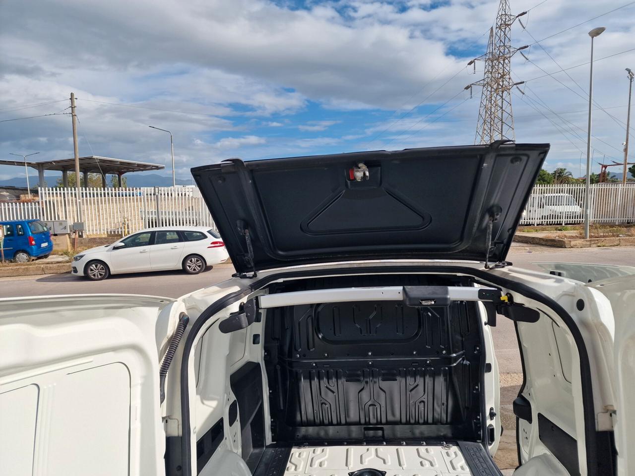 Fiat Doblò 1.3 MJT 11/2021 CON TETTO APRIBILE