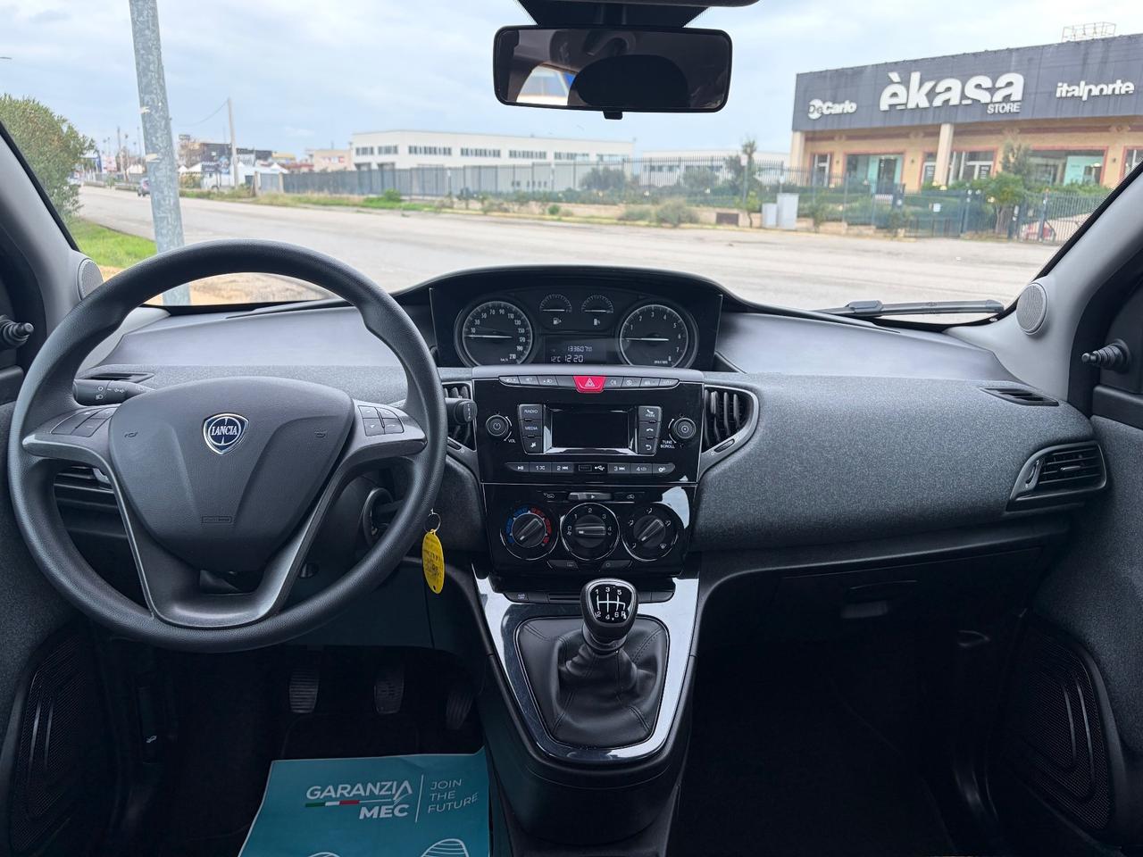 Lancia Ypsilon 1.0 FireFly 5 porte S&S Hybrid Ecochic Silver