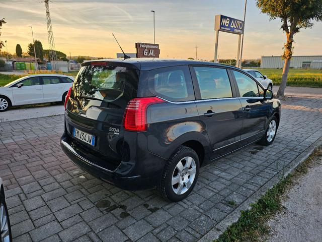 PEUGEOT 5008 1.6 e-HDi 112CV Stop&Start cambio robotizzato Allu