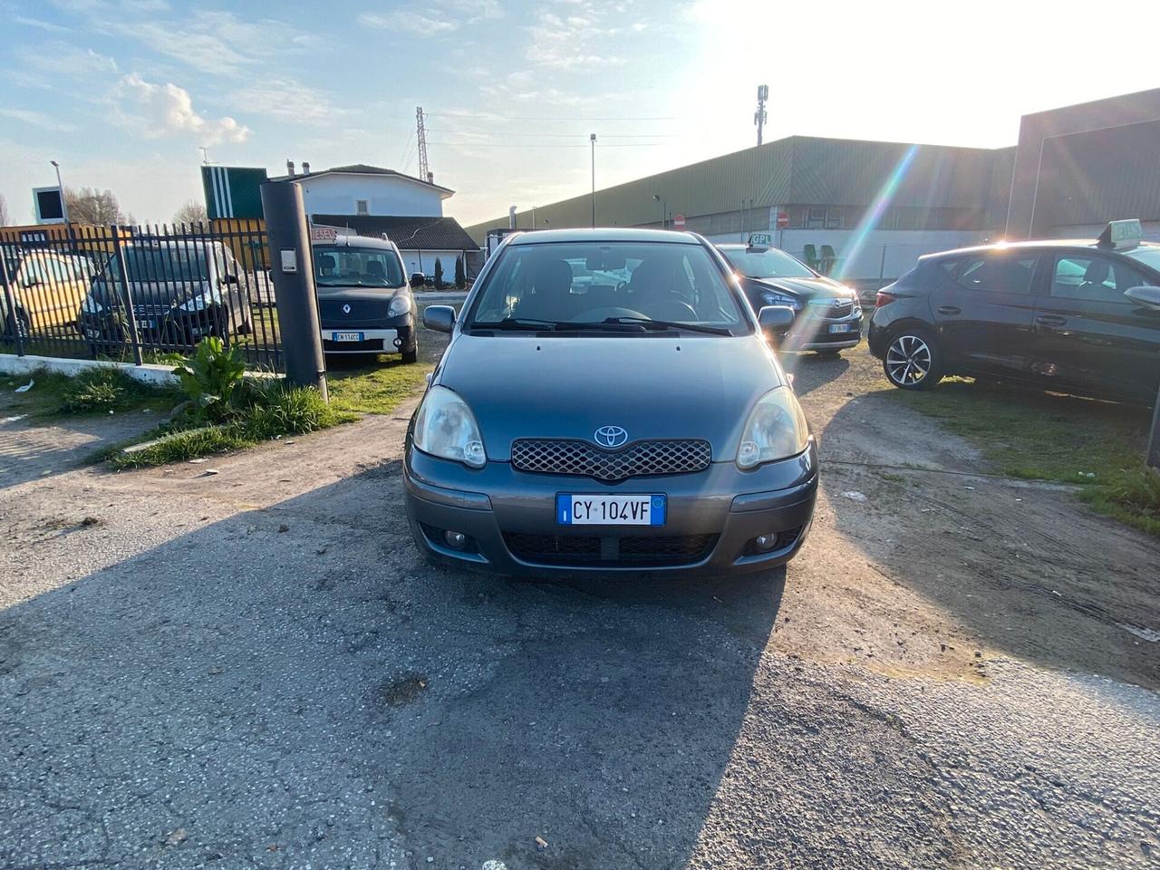 Toyota Yaris 1.0 3 porte Sol