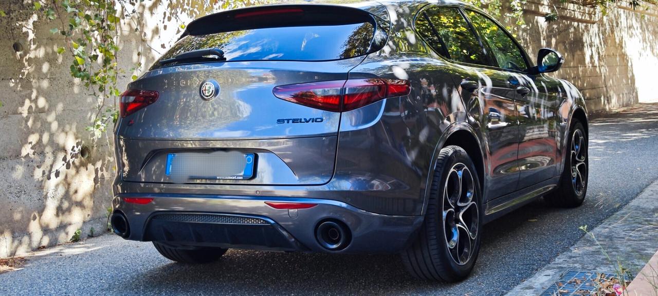 Alfa Romeo Stelvio 2.2 Turbodiesel 210 CV AT8 Q4 Veloce