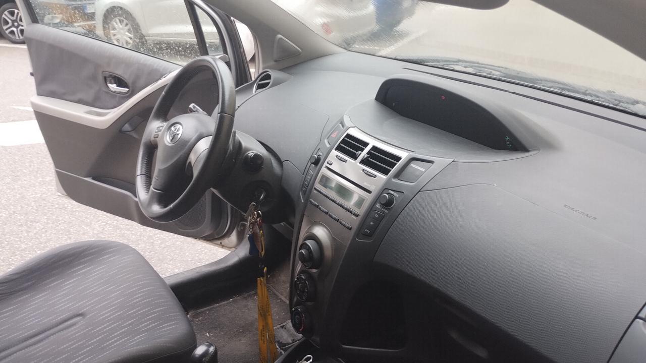 Toyota Yaris 1.3 5 porte M-MT Sol NEOPATENTATI