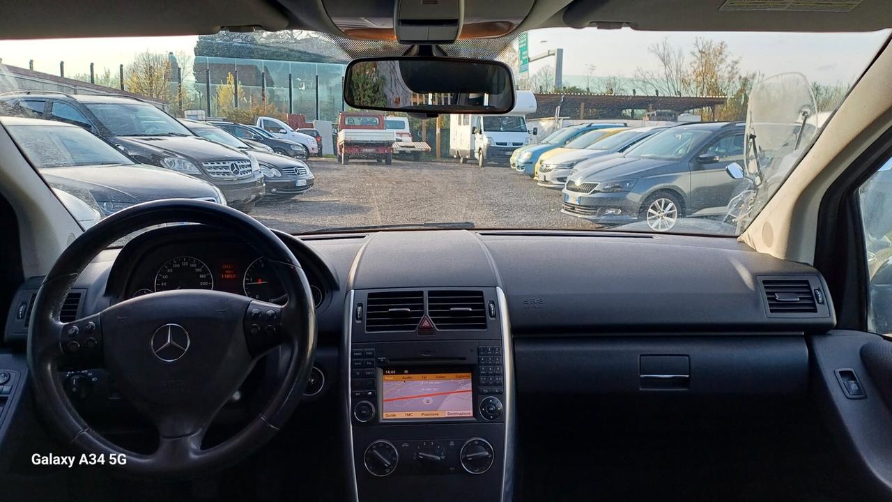 Mercedes-benz A 160 CDI BlueEFFICIENCY Avantgarde