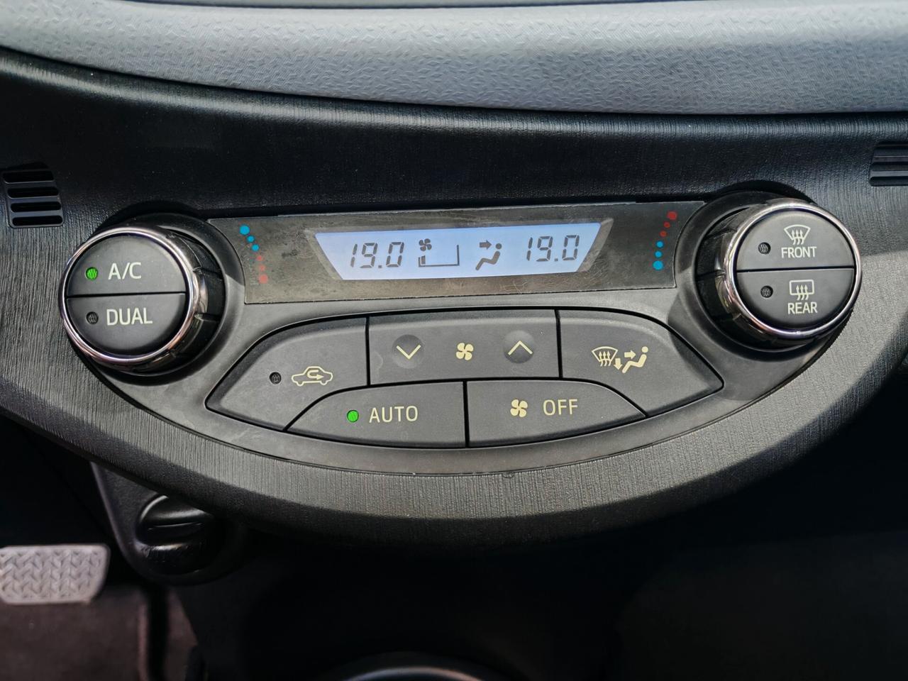 Toyota Yaris 1.5 Hybrid 100 cv Lounge CVT