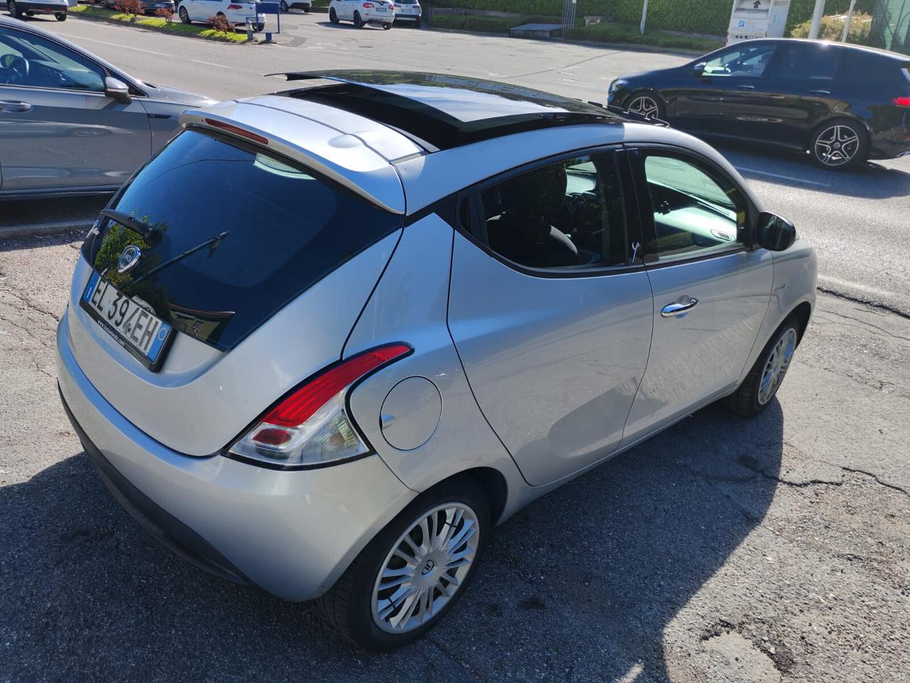 Lancia Ypsilon 0.9 TwinAir 85 CV 5 porte S&S DFN Platinum