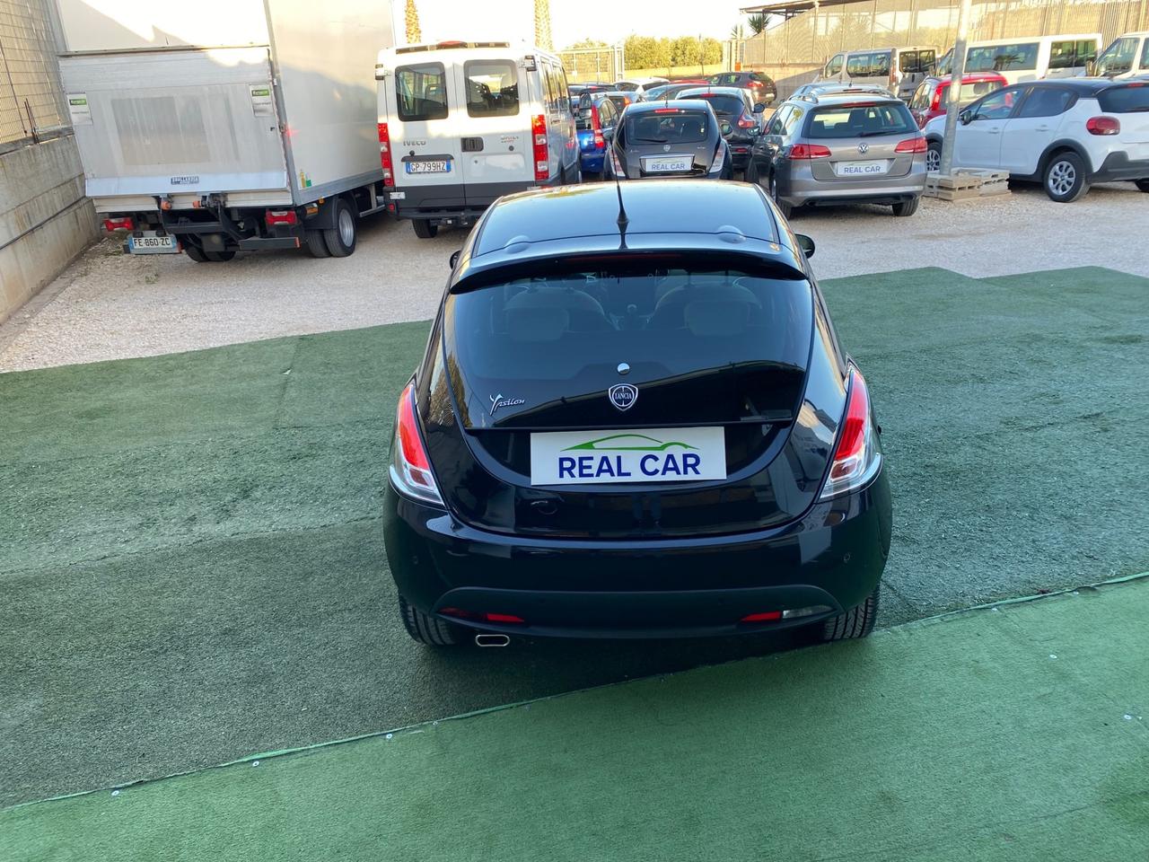 Lancia Ypsilon 1.2 benzina 5 Posti Neopatentati