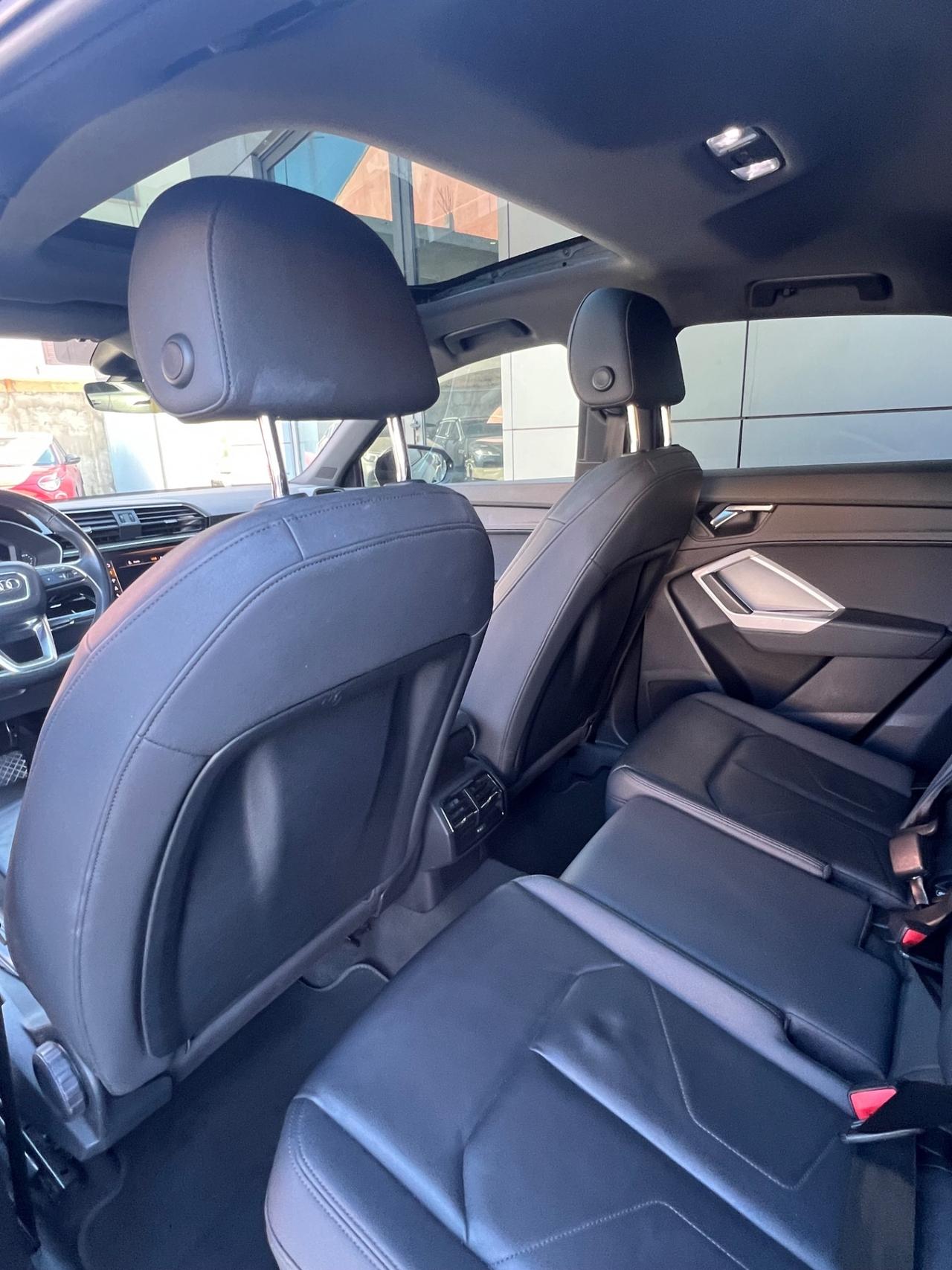 Audi Q3 Sportback 35 2.0 tdi s-tronic