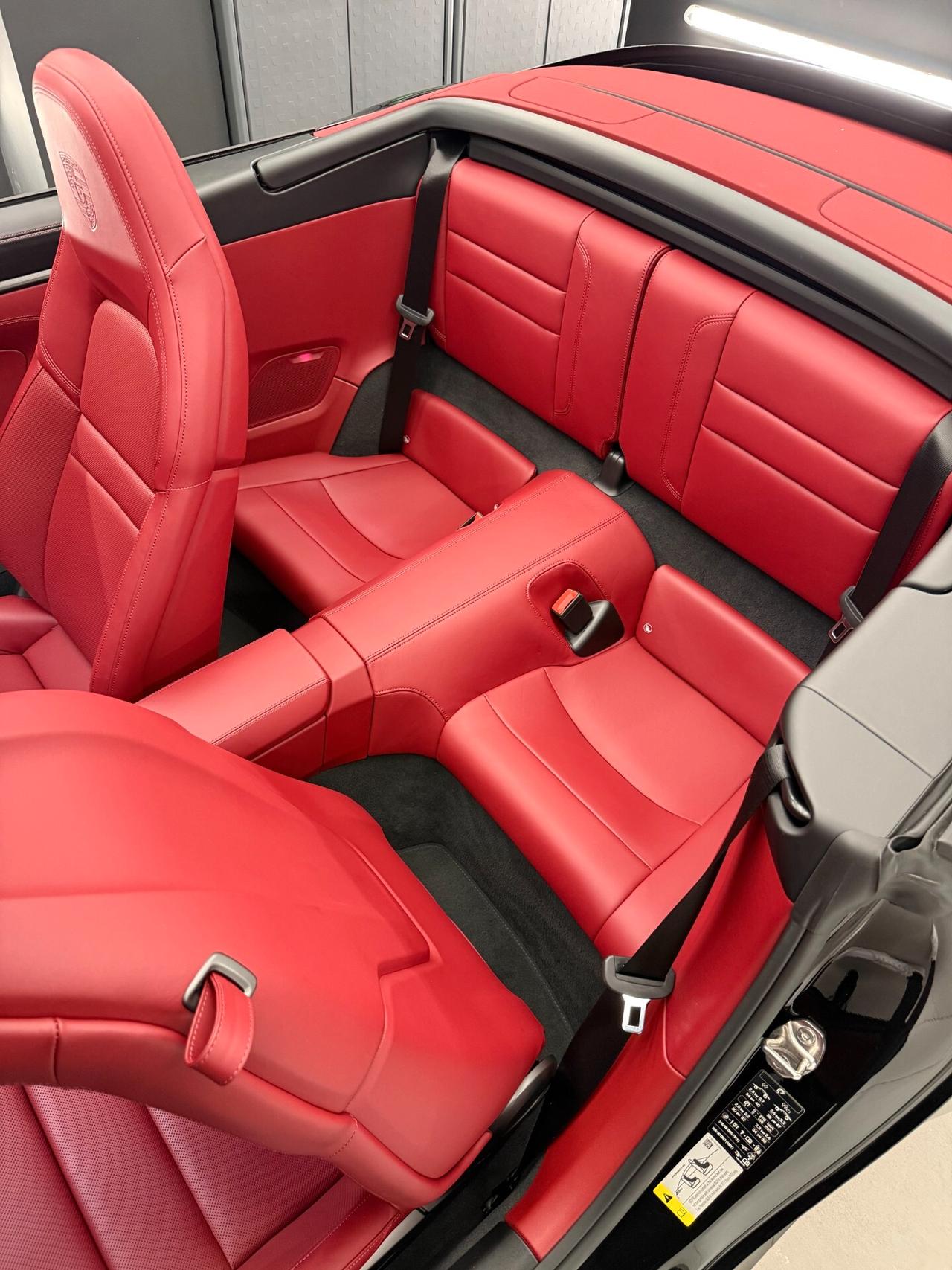 Porsche 911 Carrera 4 GTS Cabriolet