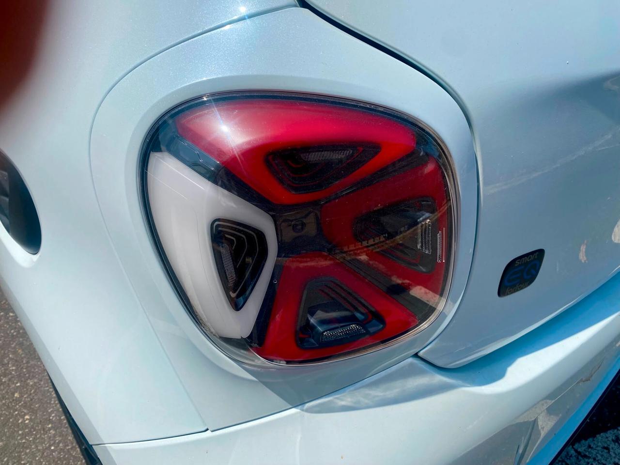 smart forFour EQ edition one, Brabus STYLE CAMERA, FULL LED