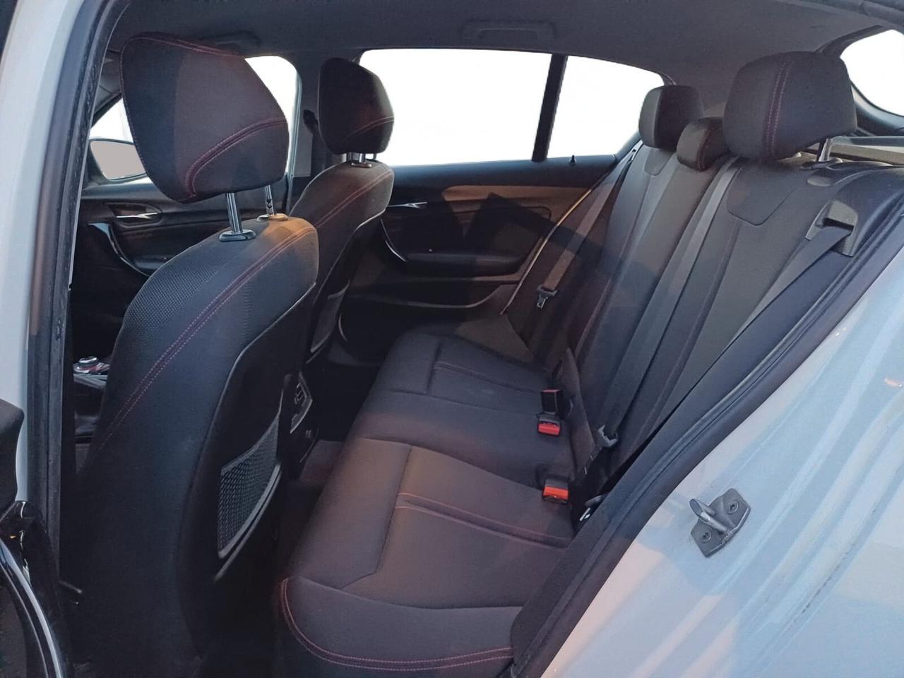 Bmw 118 118d 5p. Sport | da € 241,39 al mese