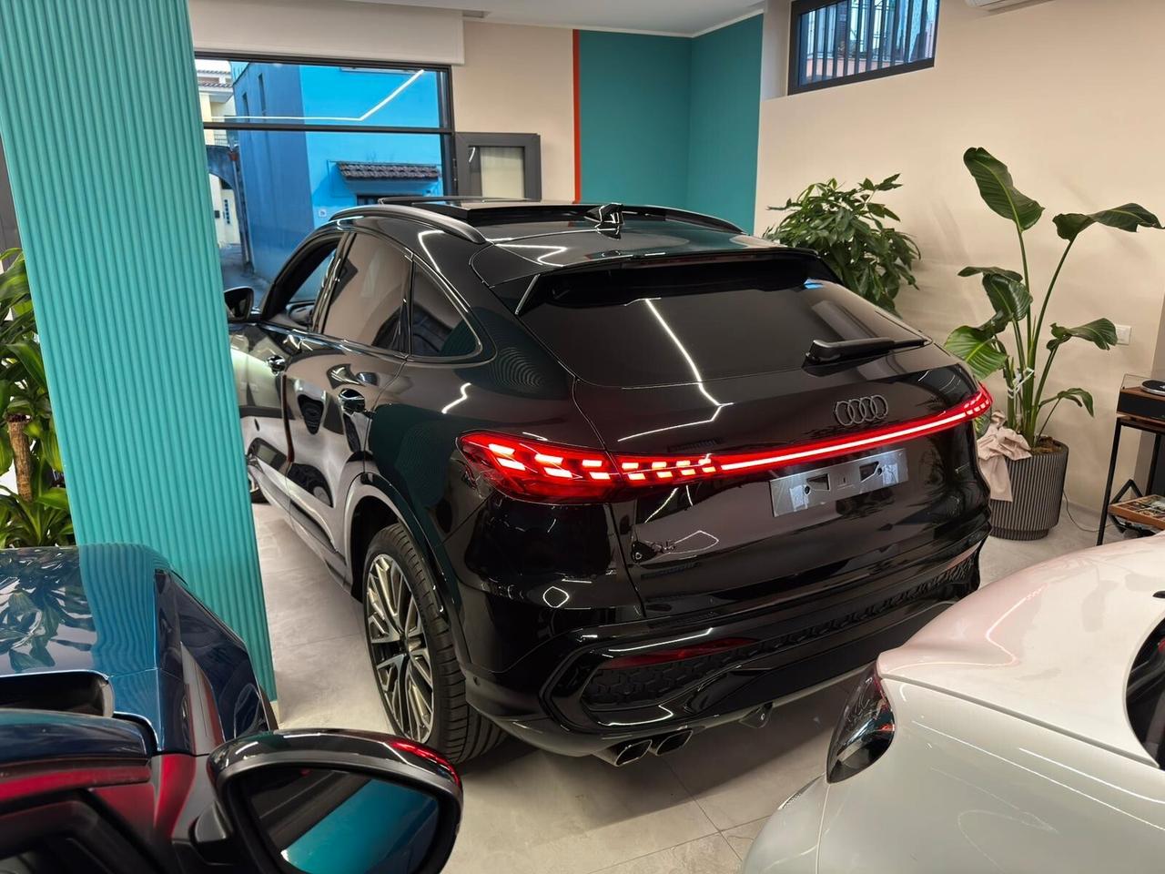 Audi Q5 SPB 40 TDI quattro S tronic line plus/ IDENTITY BLACK