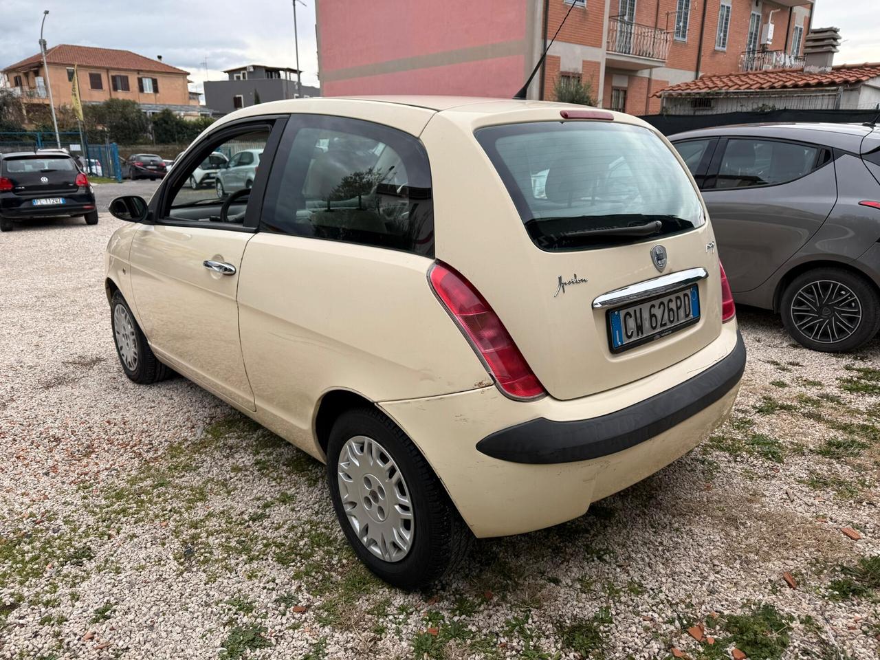 LANCIA YPSILON *ADATTA PER NEOPATENTATI