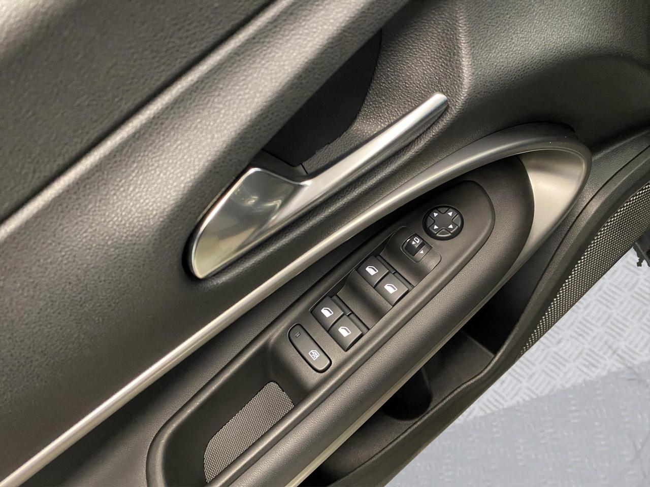 Jeep Avenger 1.2 turbo e-hybrid mhev Summit fwd