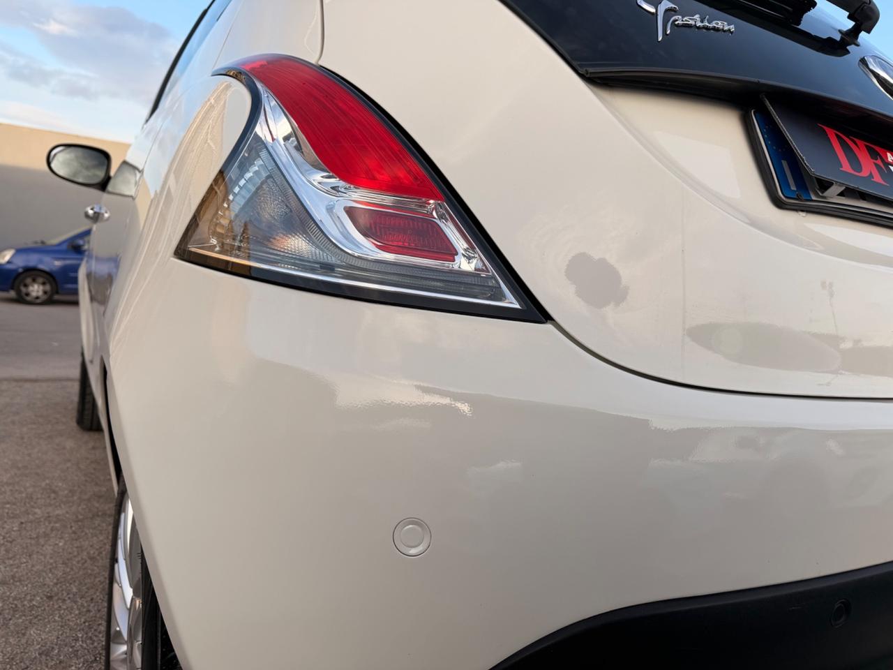 Lancia Ypsilon 0.9 TwinAir 85Cv Metano Ecochic Gold