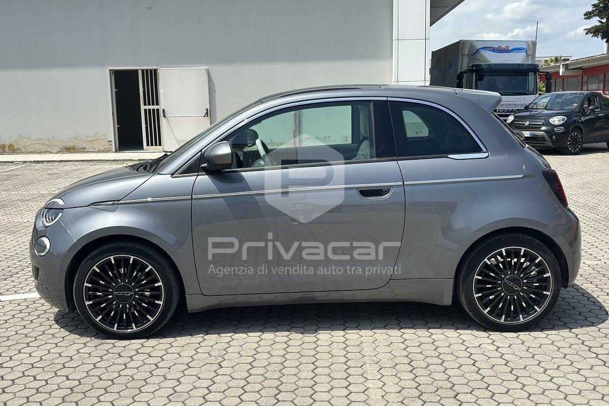 FIAT 500e Berlina 42 kWh La Prima