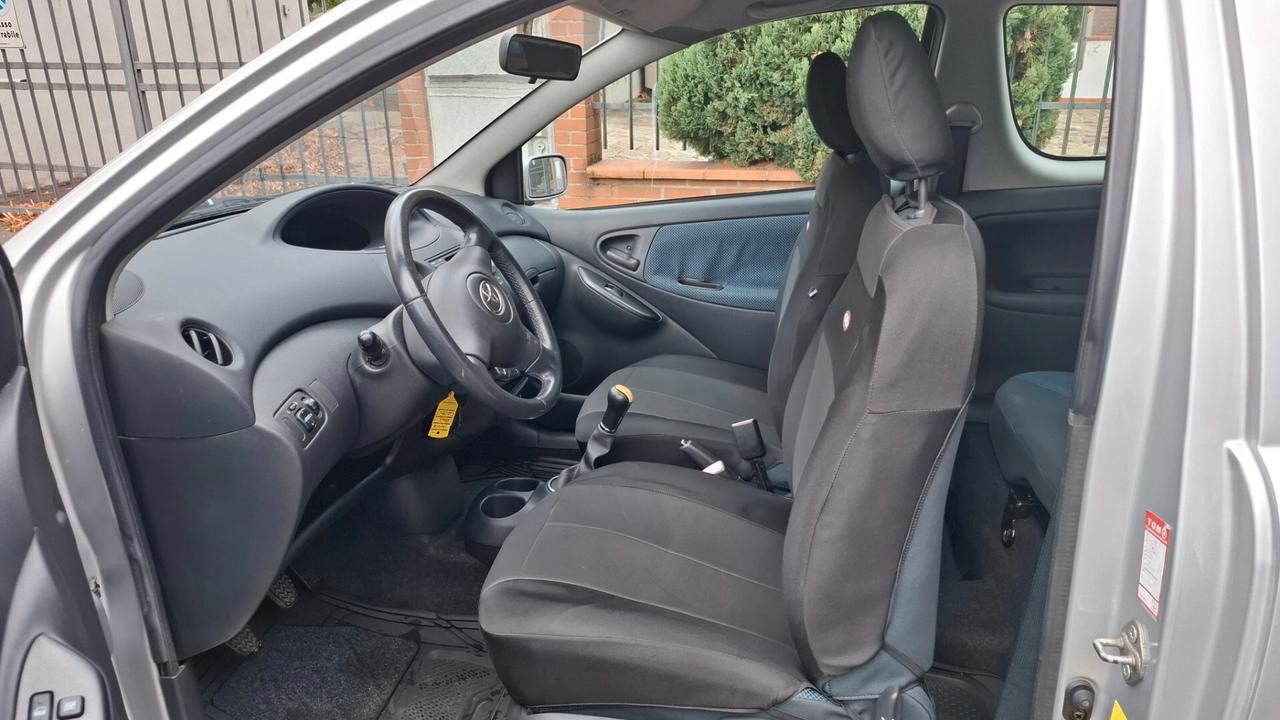 Toyota Yaris 1.0i 16V cat 3 porte Sol