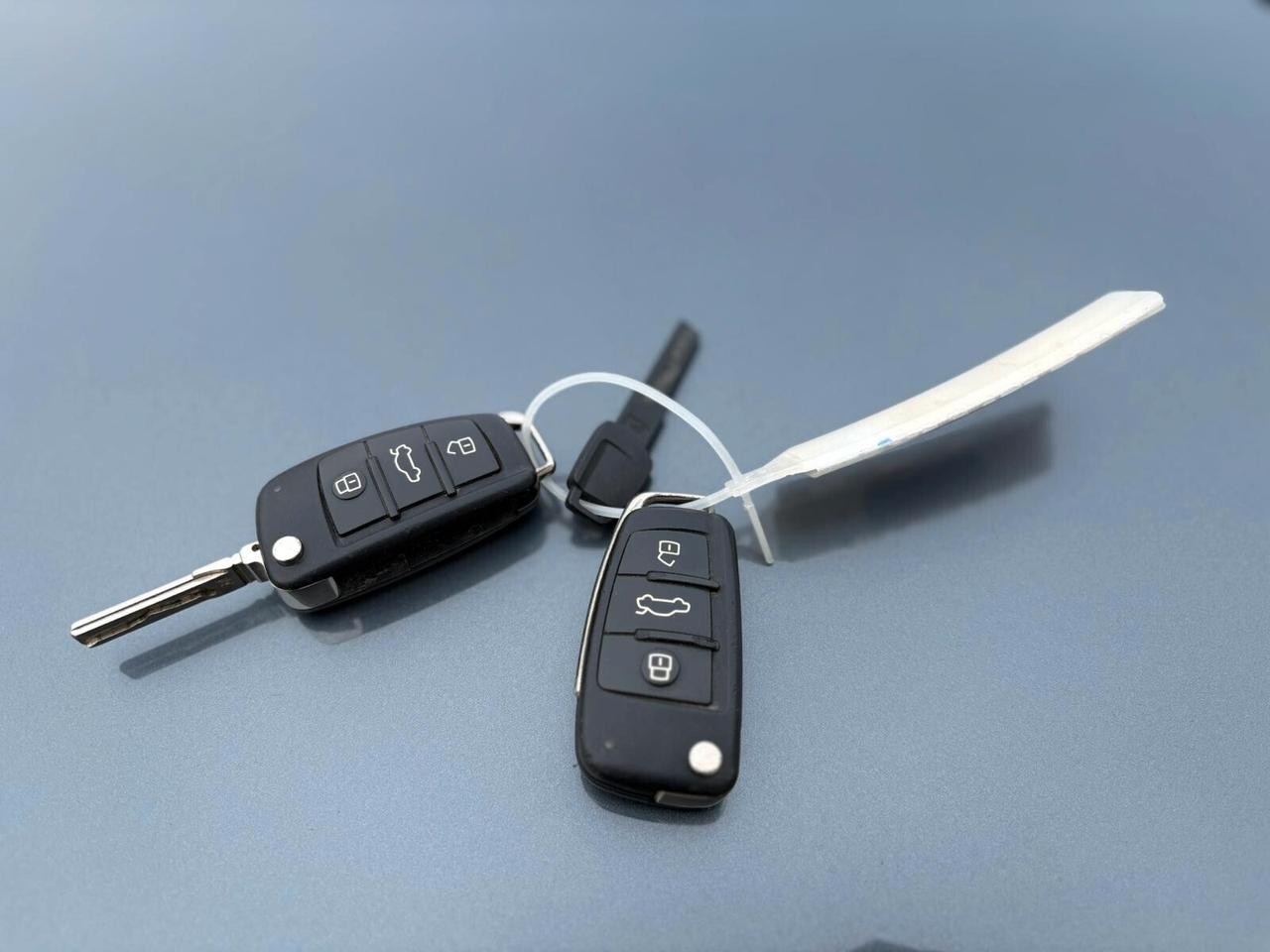 Audi A4 Avant 2.0 TDI 140CV *S-LINE*