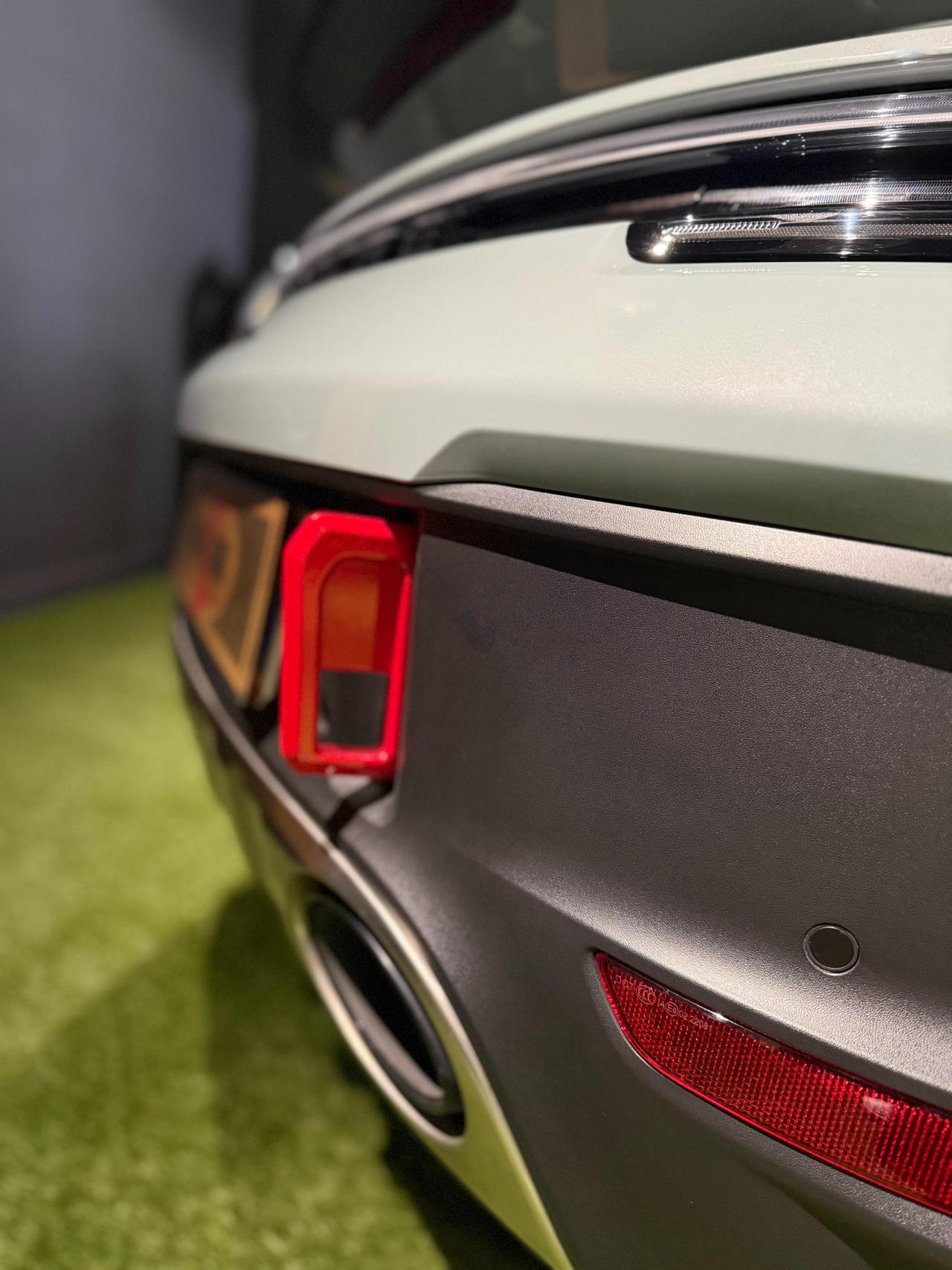 Porsche 911 Coupe 3.0 Dakar auto