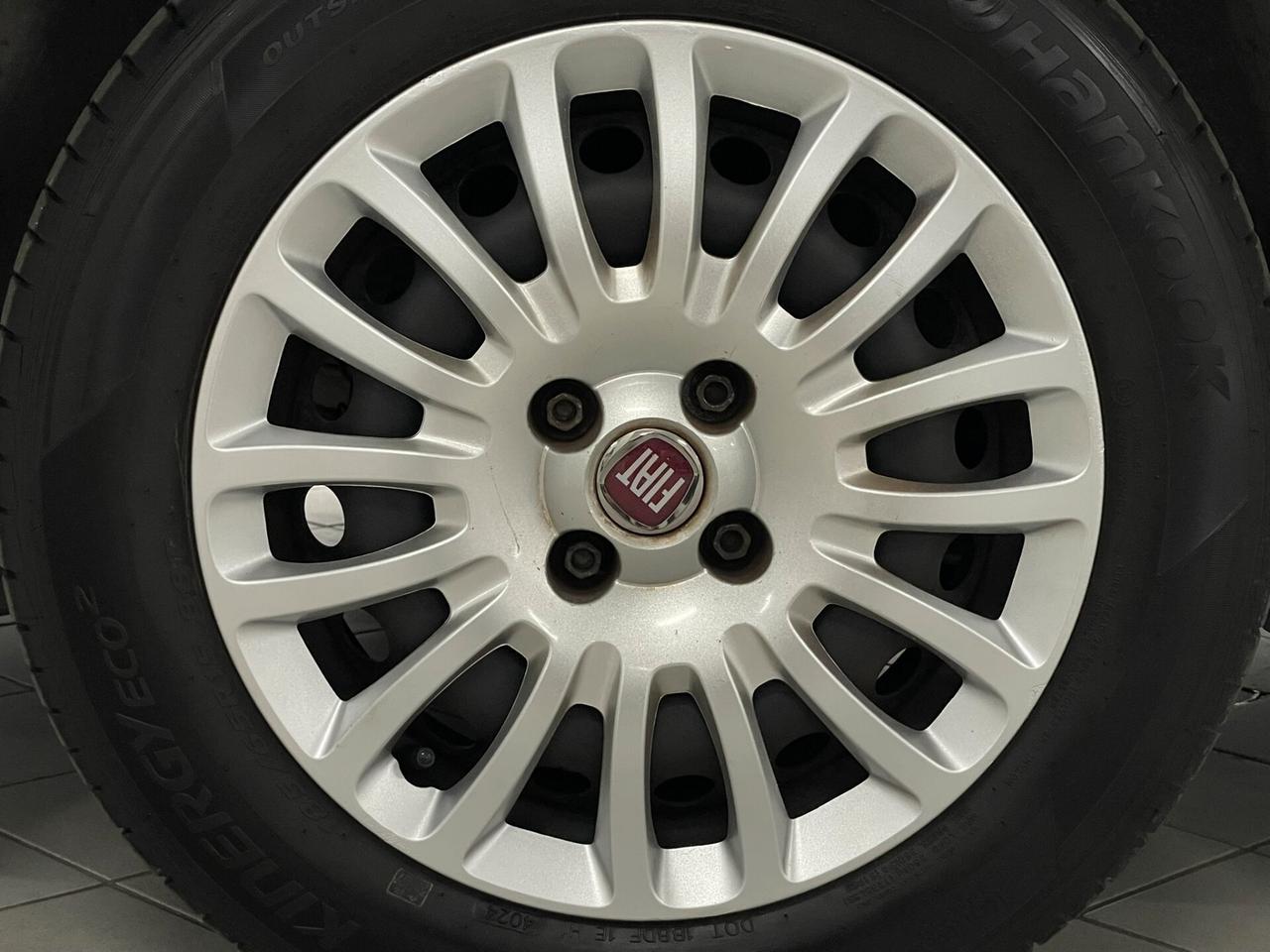 Fiat Punto 1.2 69 CV STREET 5P GOMME NUOVE TAGLIANDATA