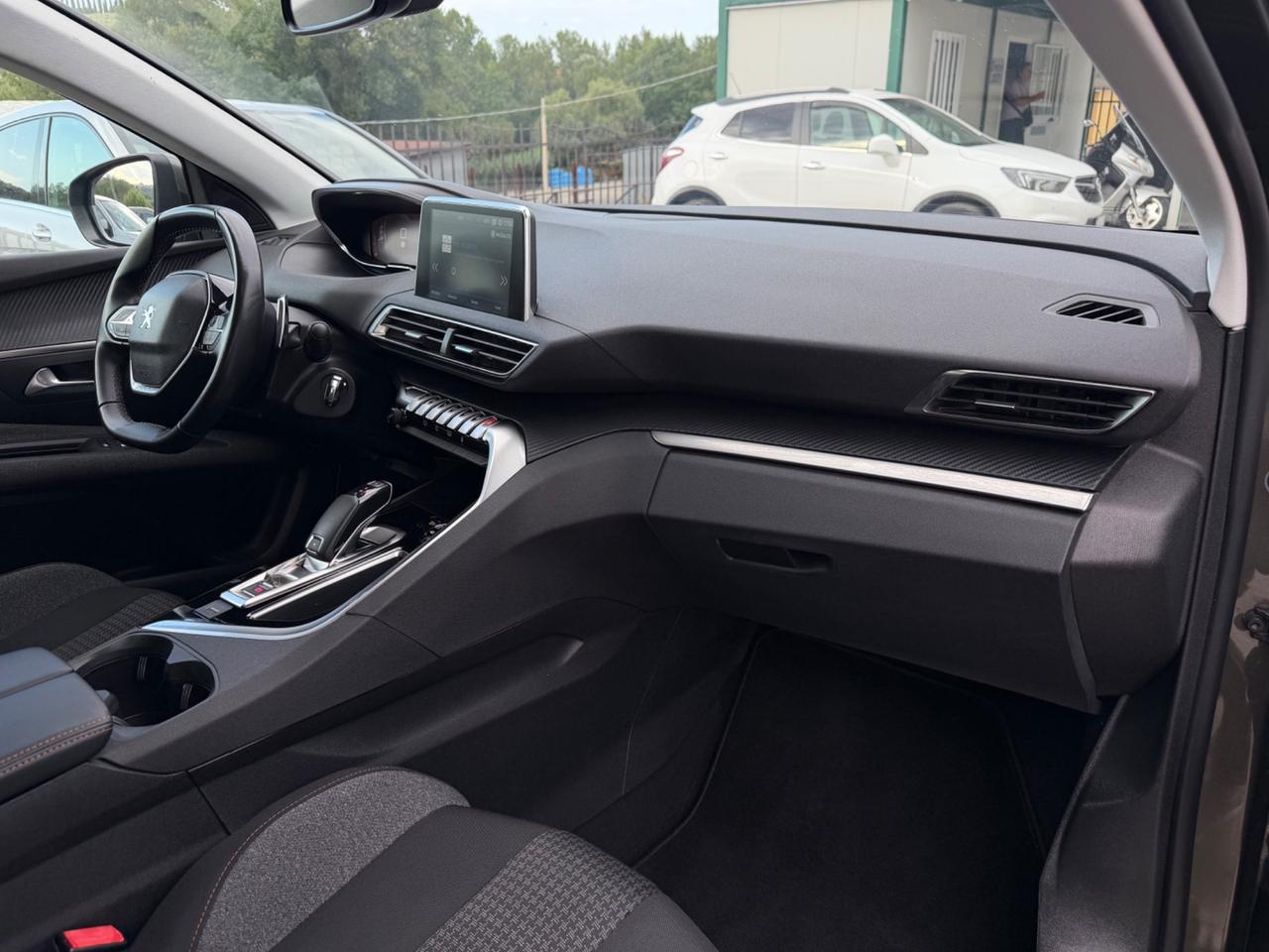 Peugeot 3008 BlueHDi 130 S&S EAT8 Allure