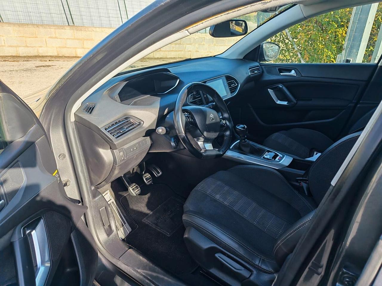 Peugeot 308 BlueHDi 130 S&S Active