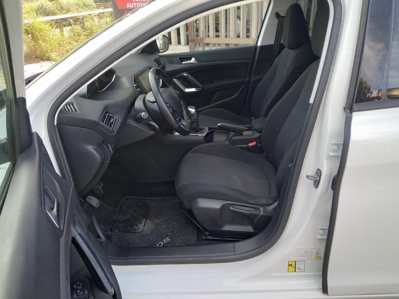 Peugeot 308 BlueHDi 100 S&S Business