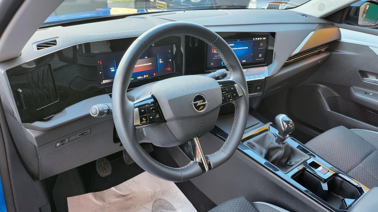 Opel Astra 1.2 Turbo 110 CV Elegance Targa GJ262SB