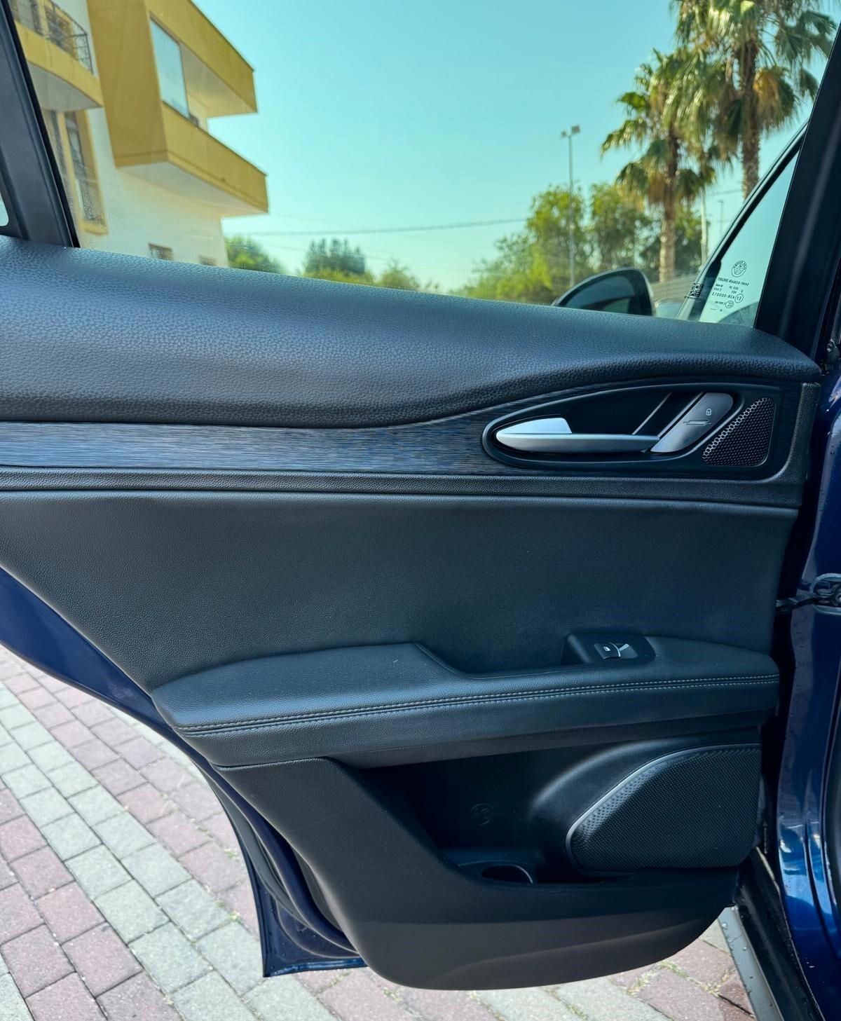 Alfa Romeo Stelvio 2.2 Turbodiesel 190 CV AT8 RWD