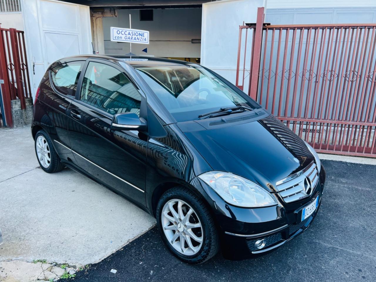 Mercedes-benz A 150 BlueEFFICIENCY Coupé Elegance