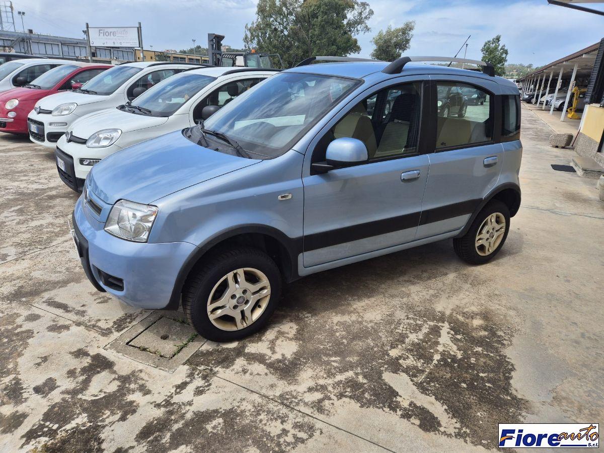 FIAT - Panda - 1.3 MJT 16V DPF 4x4 Climbing