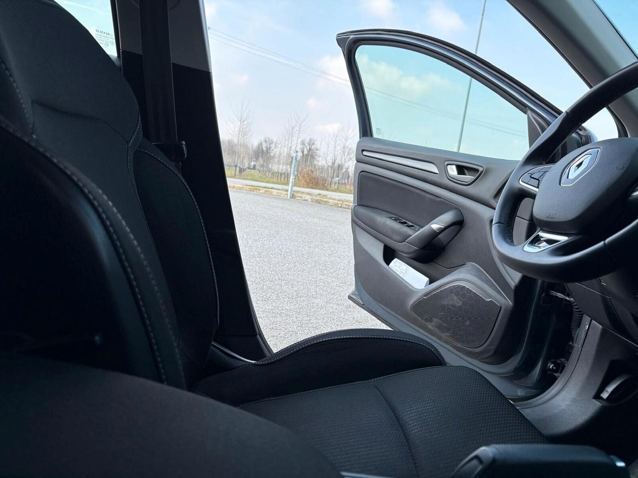 Renault Megane BUSINESS Blue dCi 115 CV 6mt