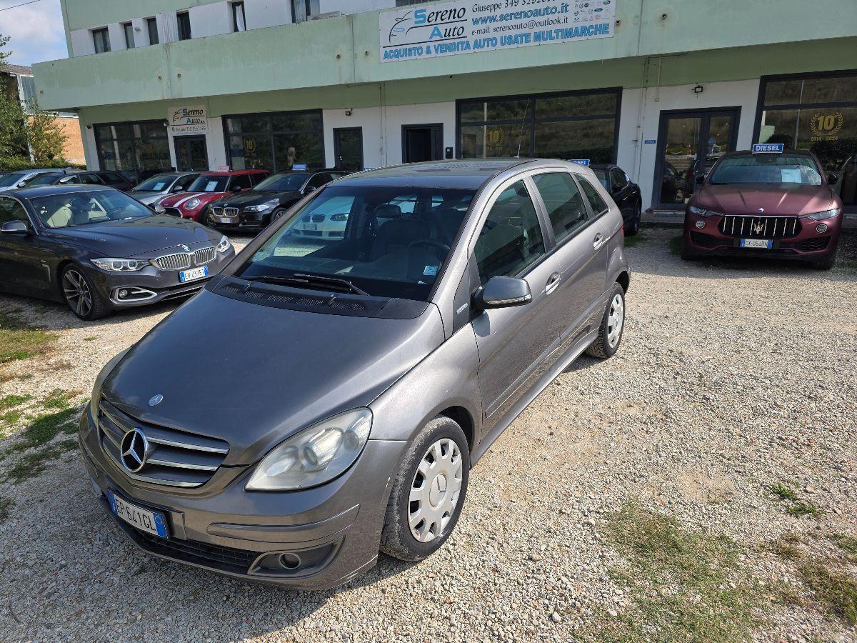 MERCEDES CLASSE B 180 METANO 2012 OK NEOPATENTATI