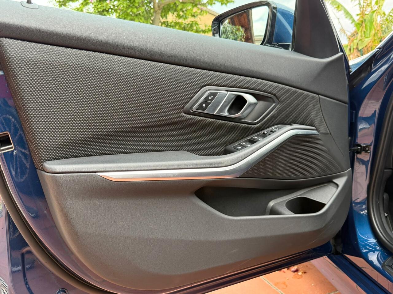 Bmw 318d 4p. mhev 48V Business Advantage