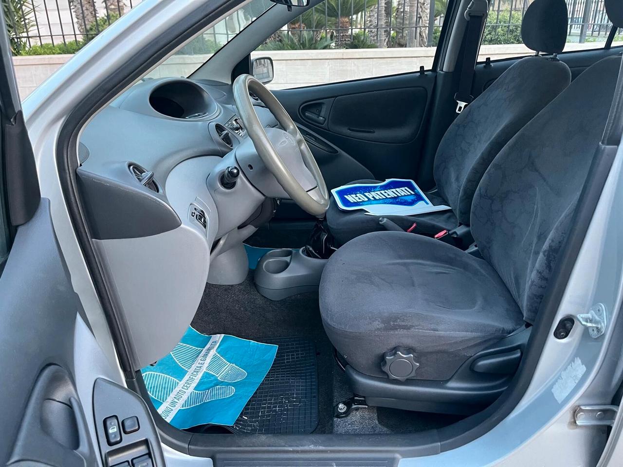 Toyota Yaris 1.0 benzina 5 porte Clima+Idroguida