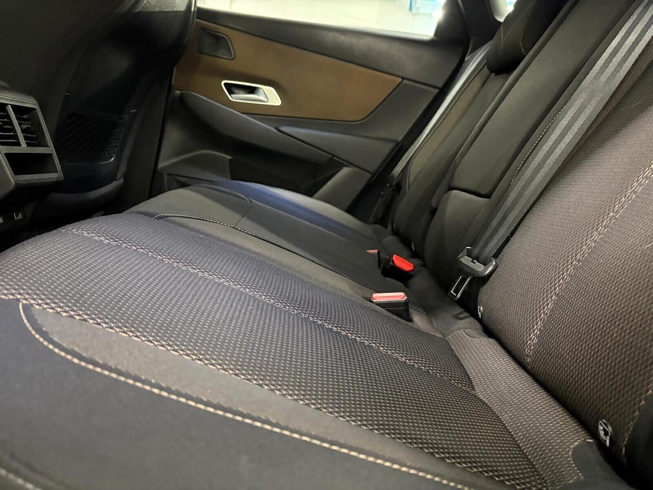 Ds DS 7 Crossback GRAND CHIC BlueHDi 180 aut. SPOTICAR