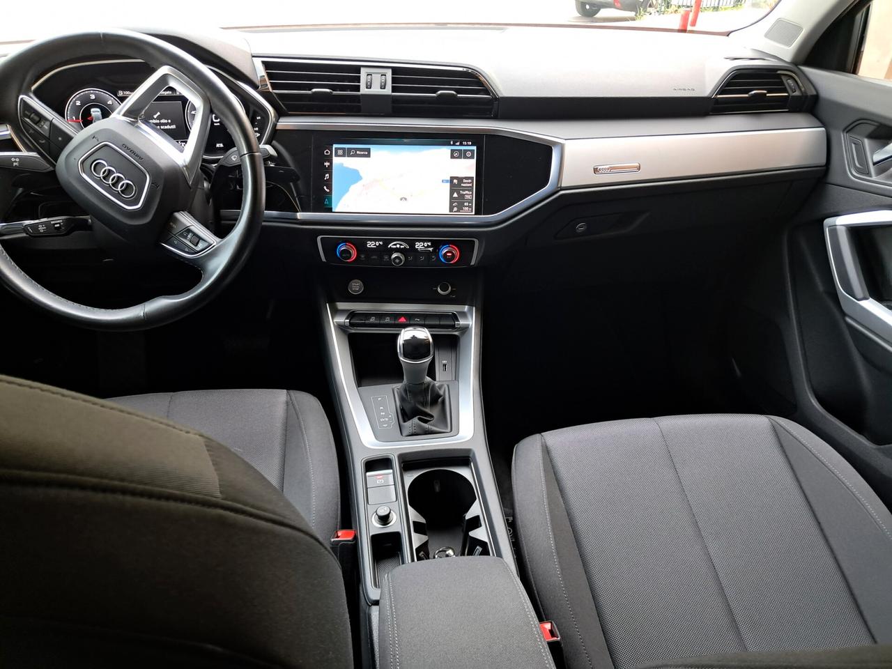 Audi Q3 35 TDI S tronic Business