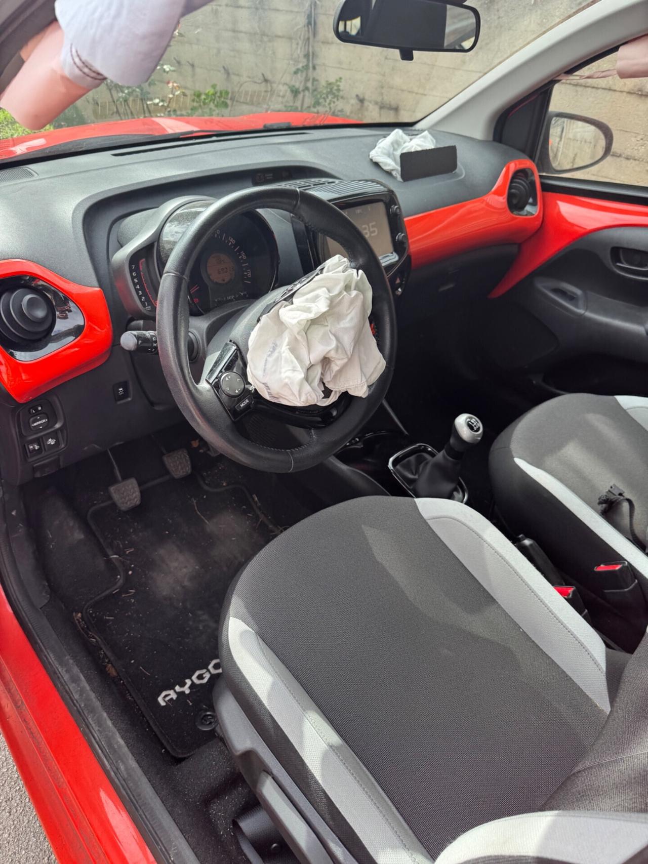 Toyota Aygo 1.0 VVT-i 69 CV 5 porte x-cool