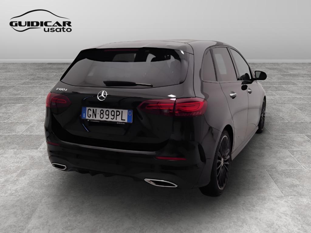 Mercedes-Benz Classe B - W247 2023 - B 180 d AMG Line Advanced Plus auto