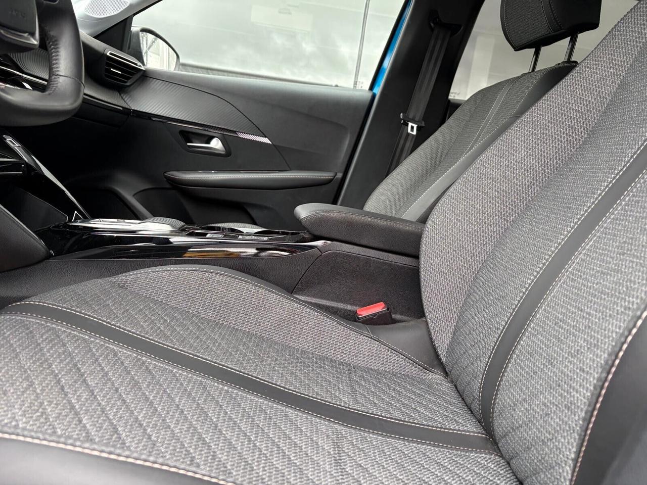 Peugeot 208 ALLURE Hybrid 110 e-DCS6 SPOTICAR