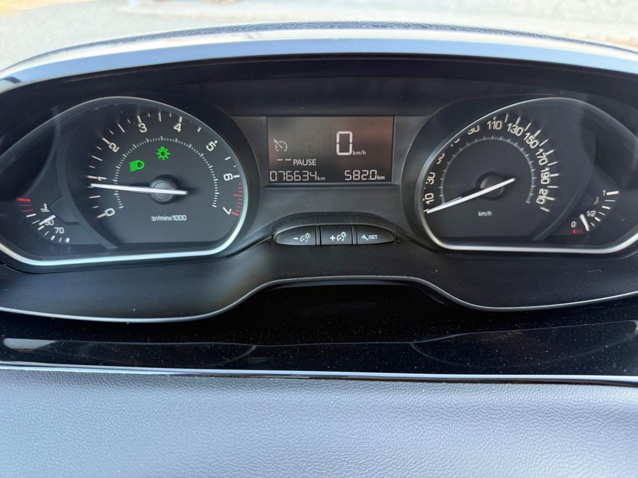 Peugeot 208 1.0 BENZINA NEOPATENTATI 76 MILA KM