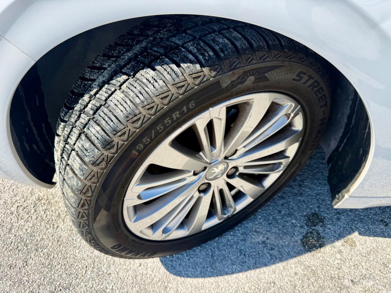 Peugeot 208 1.2 Benzina euro6B uniproprietà