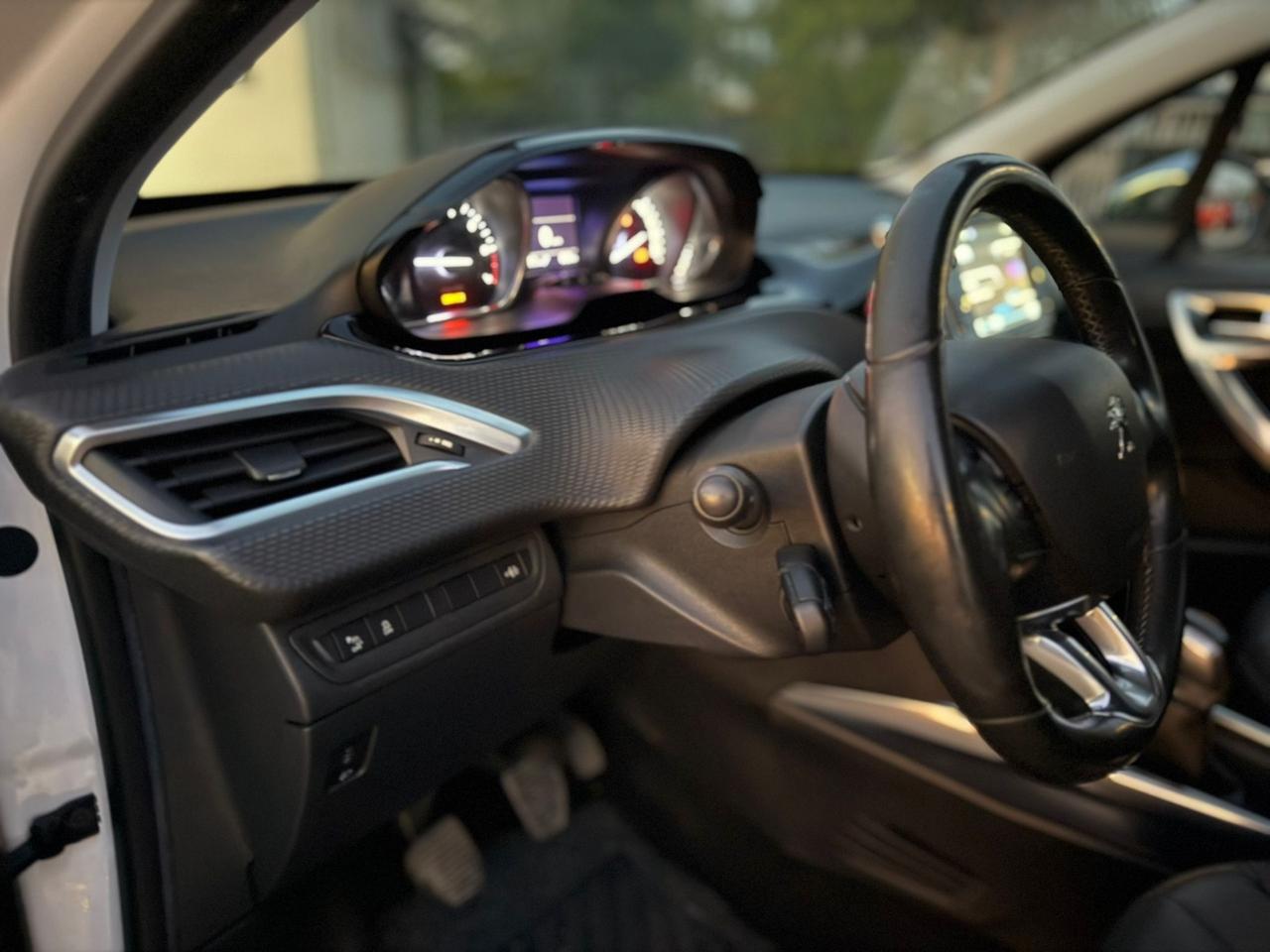 Peugeot 2008 1.2 VTi 82CV Allure NEOPATENTATI