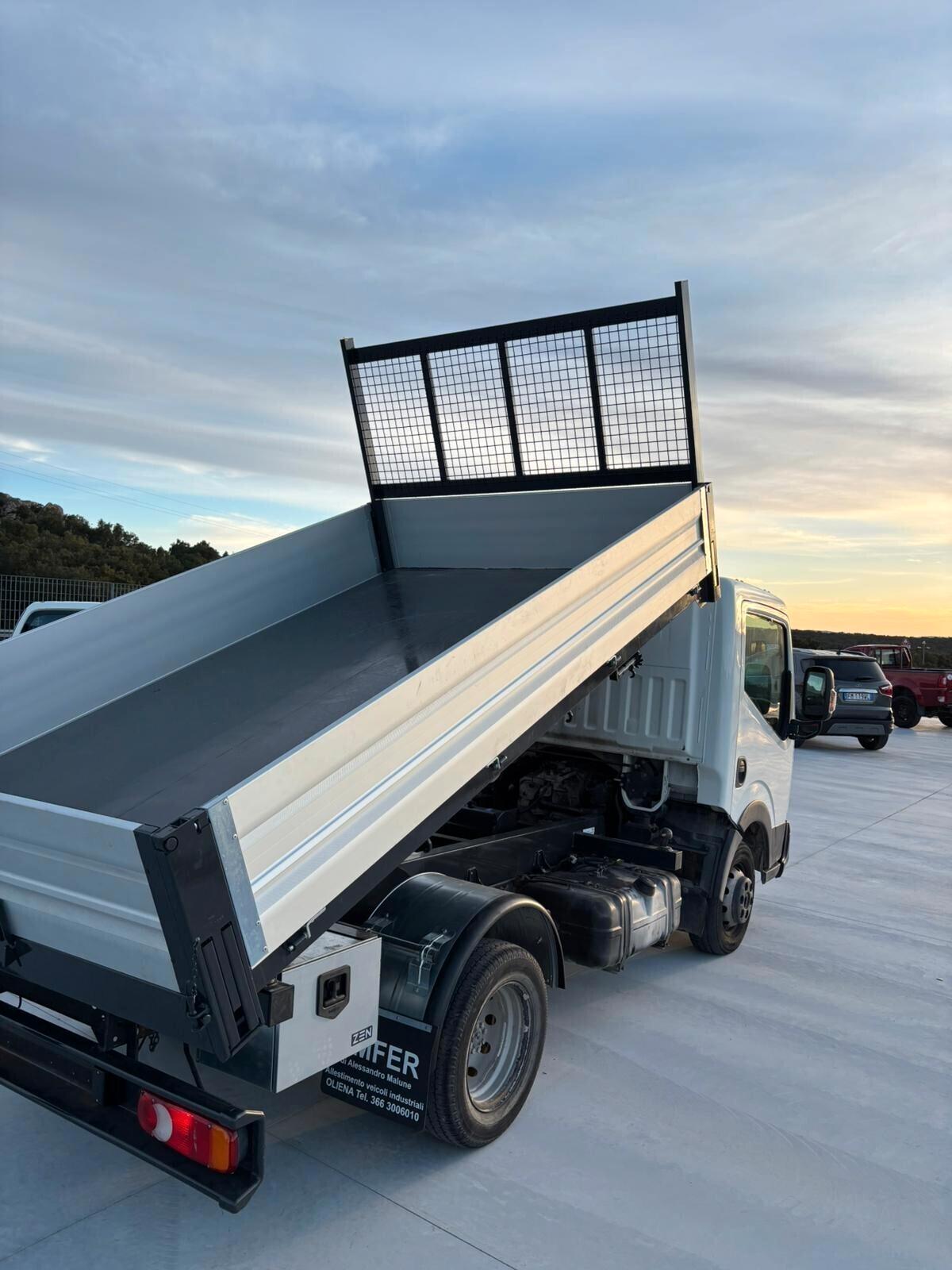 NISSAN CABSTAR NT400 RIBALTABILE TRILATERALE