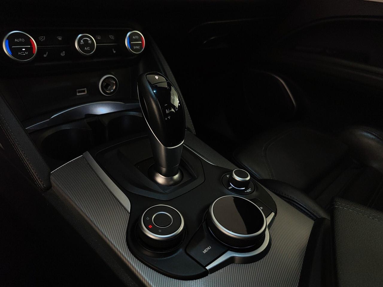 Alfa Romeo Stelvio 2.2 Turbodiesel 210 CV AT8 Q4 Executive