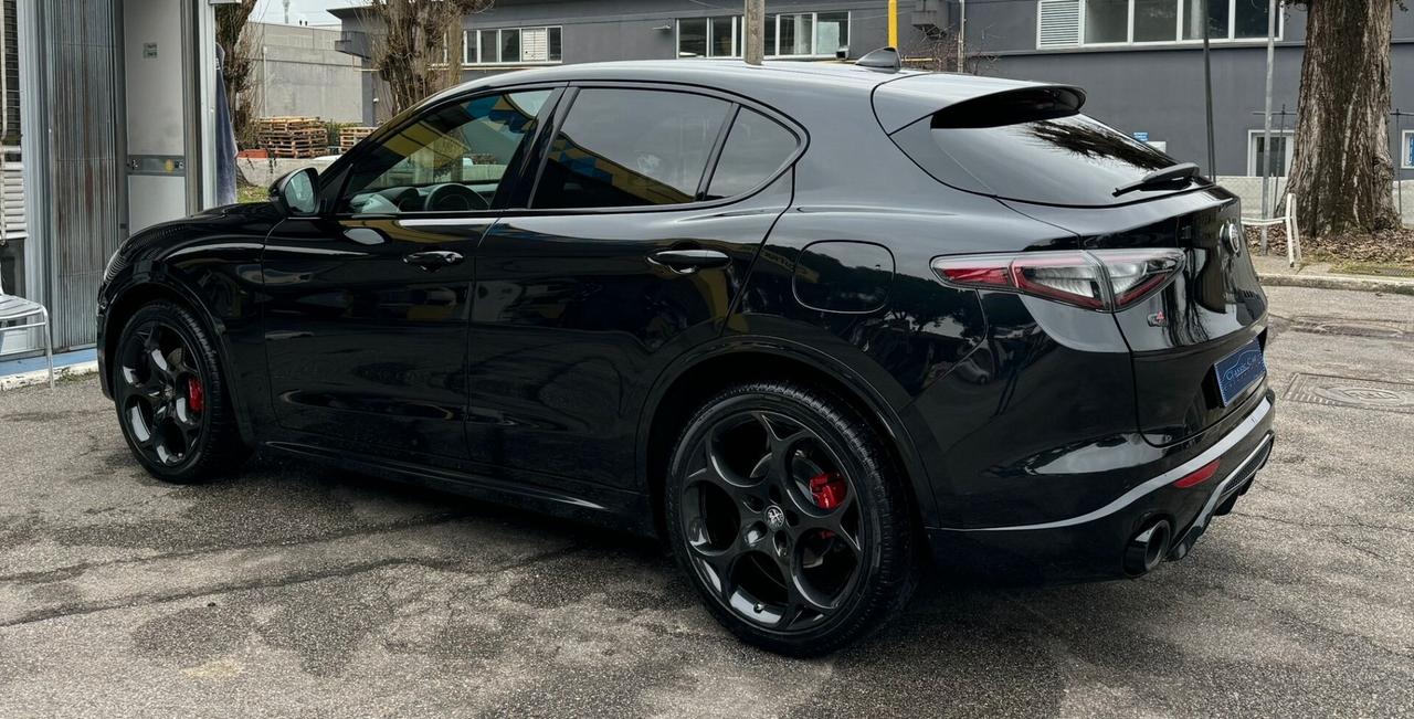 Alfa Romeo Stelvio 210CV Q4 COMPETIZIONE
