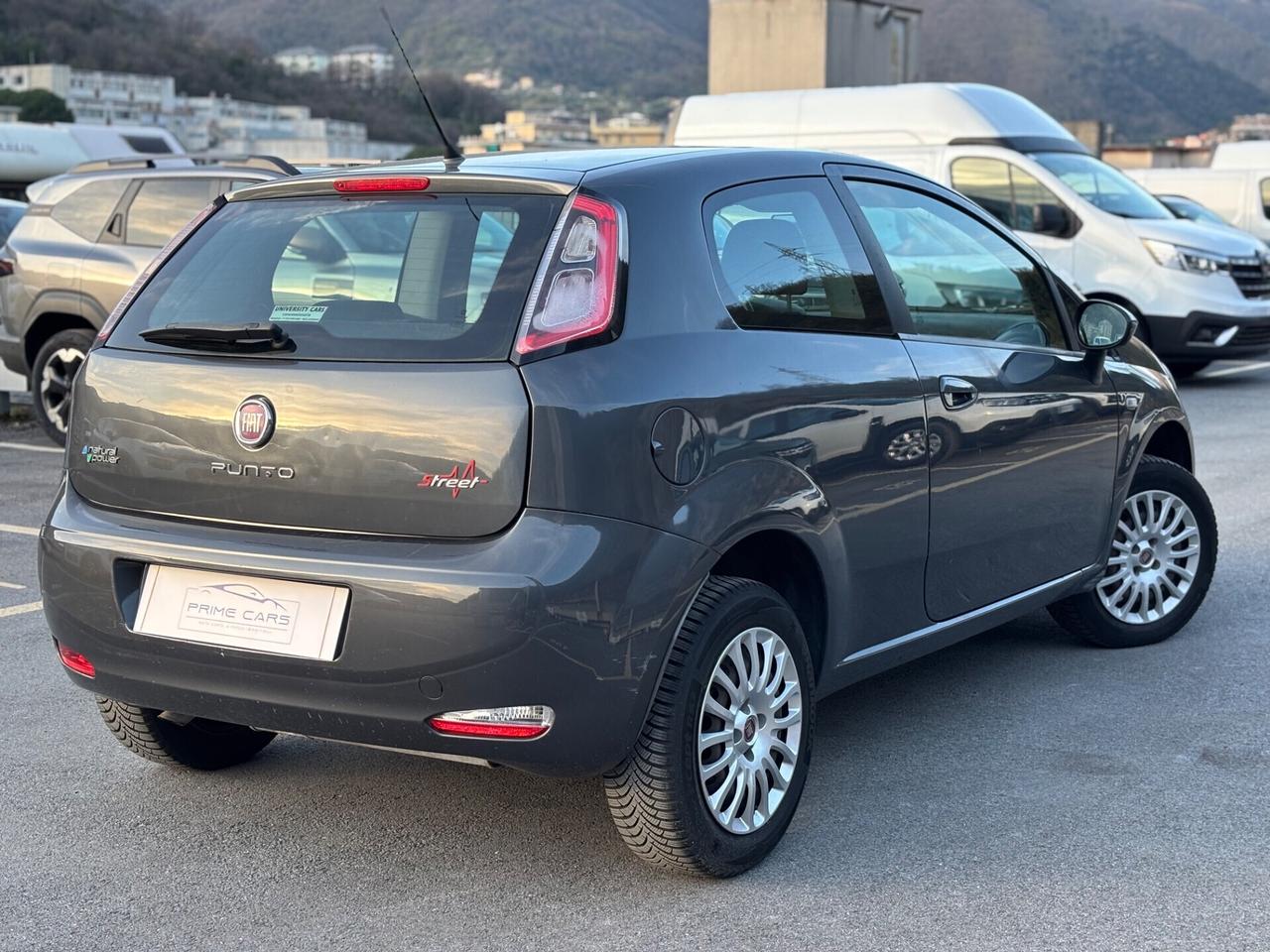 FIAT GRANDE PUNTO 1.4 BENZINA/METANO NEOPATENTATI 5 posti