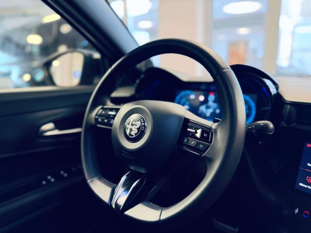 Alfa Romeo Junior 1.2 ibrida Speciale 145cv edct6