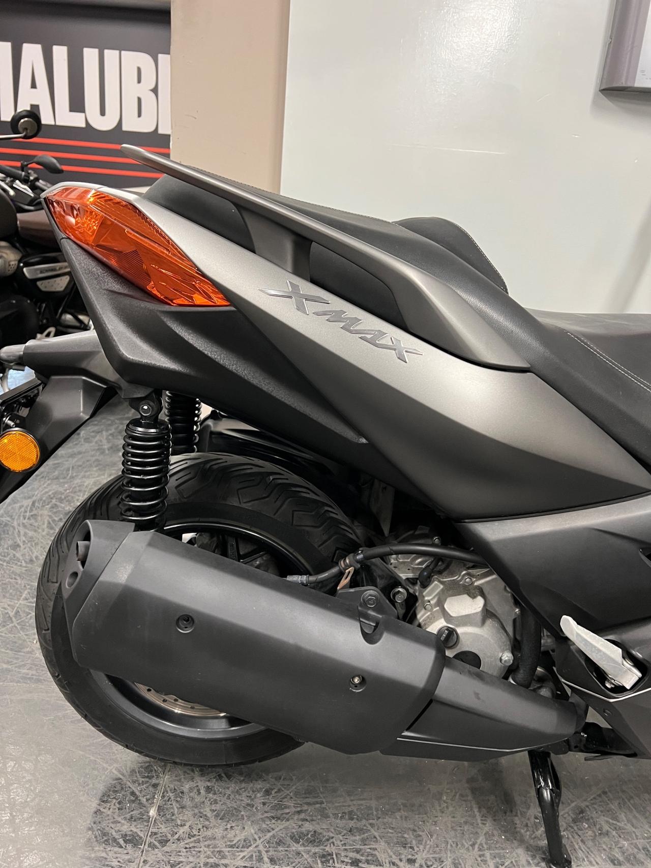 Yamaha X-Max 300