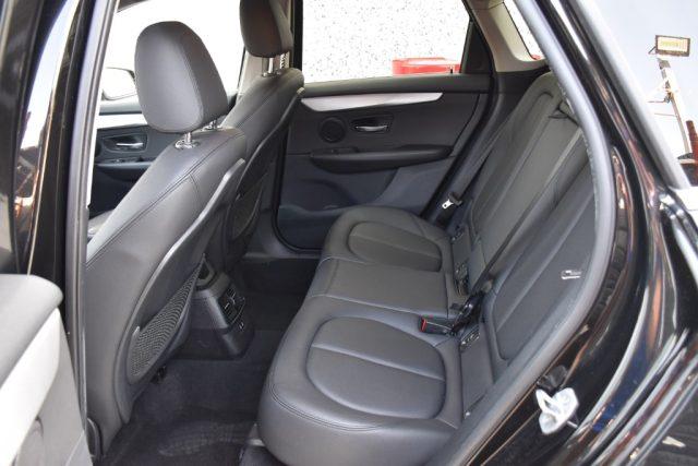 BMW 218 d Active Tourer Business *Navi, Pelle*